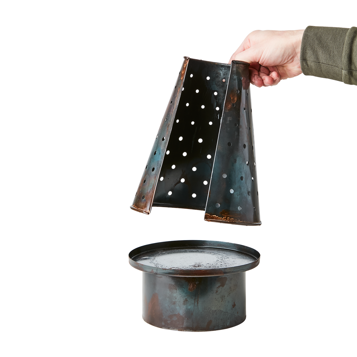 BODIL Uteljushållare i svart patinerat järn med perforerad konisk kåpa, Ø20 cm och 35 cm hög – bild 5