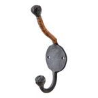 LOKE Krok i svart järn med rottinglindad arm och oval bakplatta, höjd 13 cm