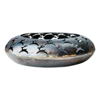 ORYX Ljushållare XL i svart patinerat järn med utstansade renar, diameter 27 cm